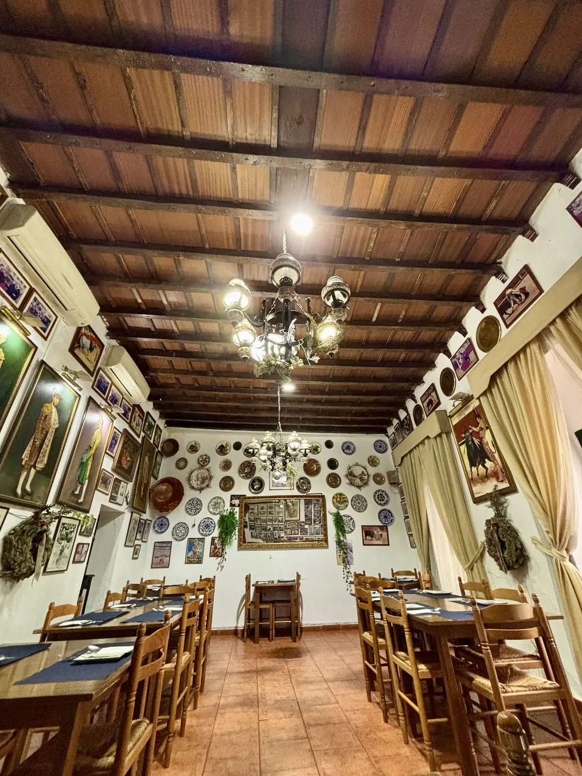 Salón principal de Restaurante El Burlaero